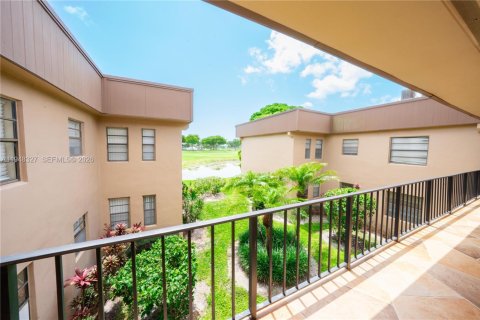 Condo in Delray Beach, Florida, 2 bedrooms  № 2004354 - photo 20