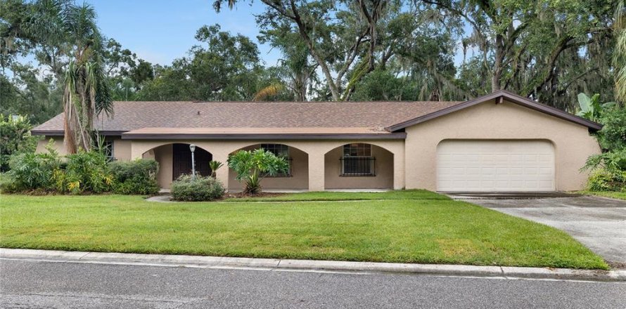 House in Temple Terrace, Florida 3 bedrooms, 218.78 sq.m. № 1883346
