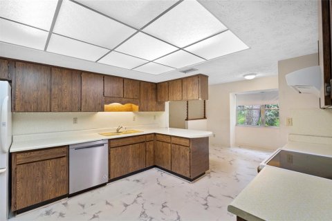 House in Temple Terrace, Florida 3 bedrooms, 218.78 sq.m. № 1883346 - photo 16