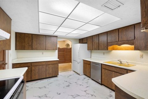 House in Temple Terrace, Florida 3 bedrooms, 218.78 sq.m. № 1883346 - photo 15