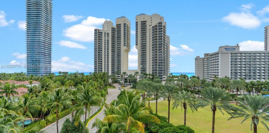 Condo à Sunny Isles Beach, Floride, 2 chambres  № 1976882