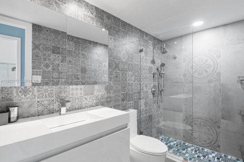 Copropriété à louer à Sunny Isles Beach, Floride: 2 chambres, 139.82 m2 № 1976882 - photo 9