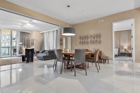 Condominio en alquiler en Bal Harbour, Florida, 2 dormitorios, 156.54 m2 № 1937903 - foto 2