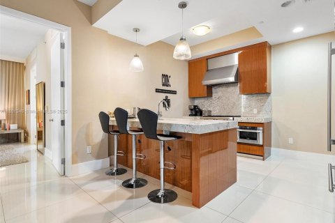 Condominio en alquiler en Bal Harbour, Florida, 2 dormitorios, 156.54 m2 № 1937903 - foto 6