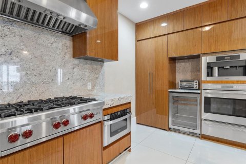 Condominio en alquiler en Bal Harbour, Florida, 2 dormitorios, 156.54 m2 № 1937903 - foto 10