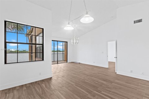 Снять в аренду кондоминиум в Майами-Лейкс, Флорида 2 спальни, 107.77м2, № 1988918 - фото 6