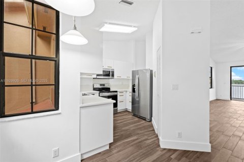 Снять в аренду кондоминиум в Майами-Лейкс, Флорида 2 спальни, 107.77м2, № 1988918 - фото 7