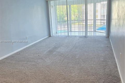 Купить кондоминиум в Майами, Флорида 1 спальня, 83.43м2, № 2055975 - фото 11