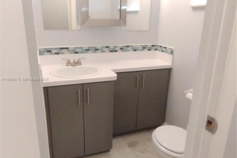 Купить кондоминиум в Майами, Флорида 1 спальня, 83.43м2, № 2055975 - фото 13