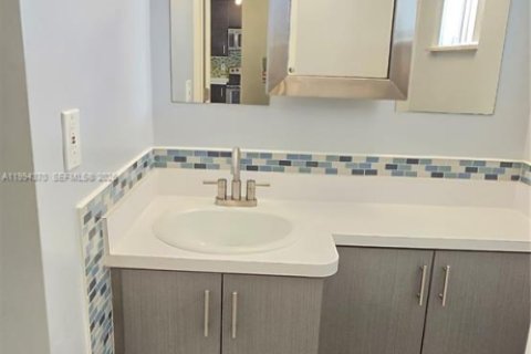 Купить кондоминиум в Майами, Флорида 1 спальня, 83.43м2, № 2055975 - фото 15