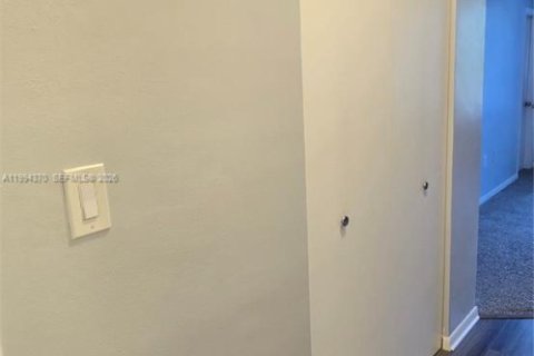 Купить кондоминиум в Майами, Флорида 1 спальня, 83.43м2, № 2055975 - фото 23