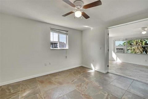 Duplex à vendre à Hudson, Floride: 4 chambres, 153.85 m2 № 2094008 - photo 15