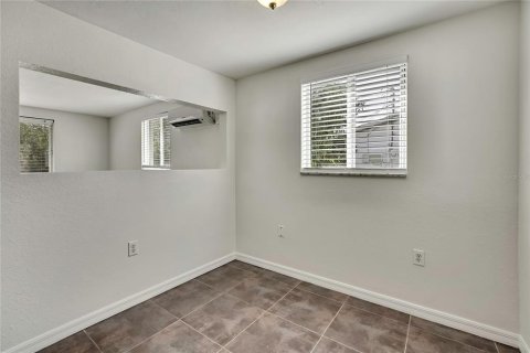 Duplex à vendre à Hudson, Floride: 4 chambres, 153.85 m2 № 2094008 - photo 11