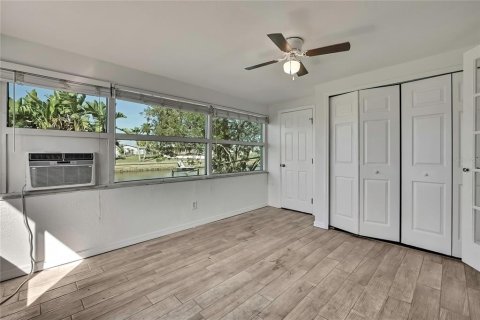 Duplex à vendre à Hudson, Floride: 4 chambres, 153.85 m2 № 2094008 - photo 24