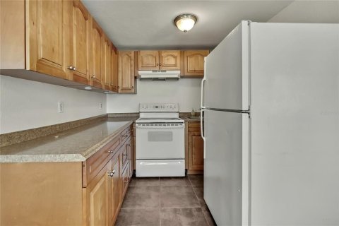 Duplex à vendre à Hudson, Floride: 4 chambres, 153.85 m2 № 2094008 - photo 12