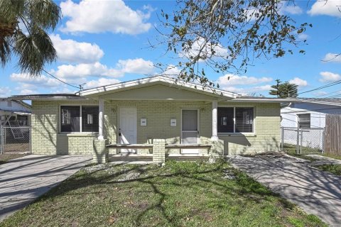 Duplex à vendre à Hudson, Floride: 4 chambres, 153.85 m2 № 2094008 - photo 2