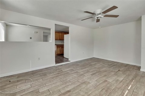Duplex à vendre à Hudson, Floride: 4 chambres, 153.85 m2 № 2094008 - photo 9