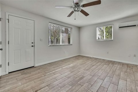 Duplex à vendre à Hudson, Floride: 4 chambres, 153.85 m2 № 2094008 - photo 5