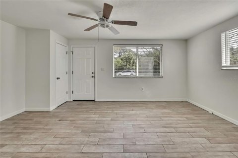 Duplex à vendre à Hudson, Floride: 4 chambres, 153.85 m2 № 2094008 - photo 6