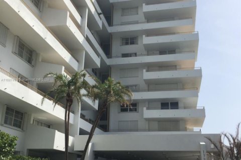 Condo in Key Biscayne, Florida, 2 bedrooms  № 1861418 - photo 21