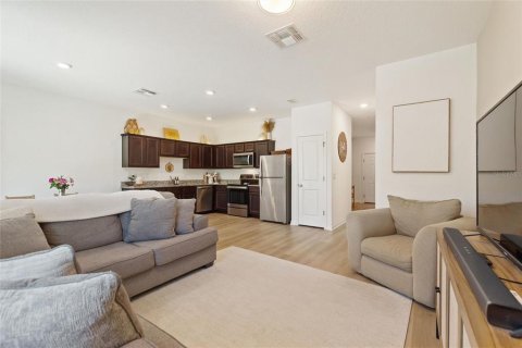 Townhouse in Davenport, Florida 3 bedrooms, 130.43 sq.m. № 1791630 - photo 6