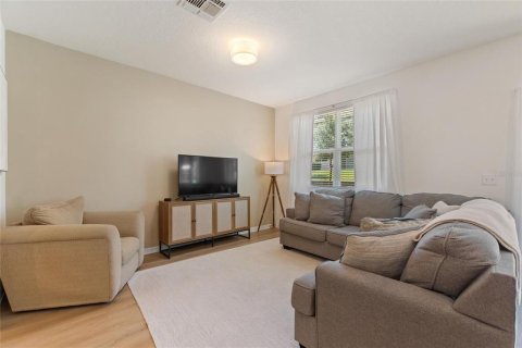 Townhouse in Davenport, Florida 3 bedrooms, 130.43 sq.m. № 1791630 - photo 4