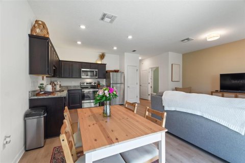 Townhouse in Davenport, Florida 3 bedrooms, 130.43 sq.m. № 1791630 - photo 12