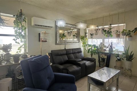 Immobilier commercial à vendre à Miami, Floride: 315.87 m2 № 2091337 - photo 6