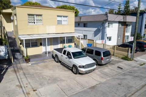 Immobilier commercial à vendre à Miami, Floride: 315.87 m2 № 2091337 - photo 10