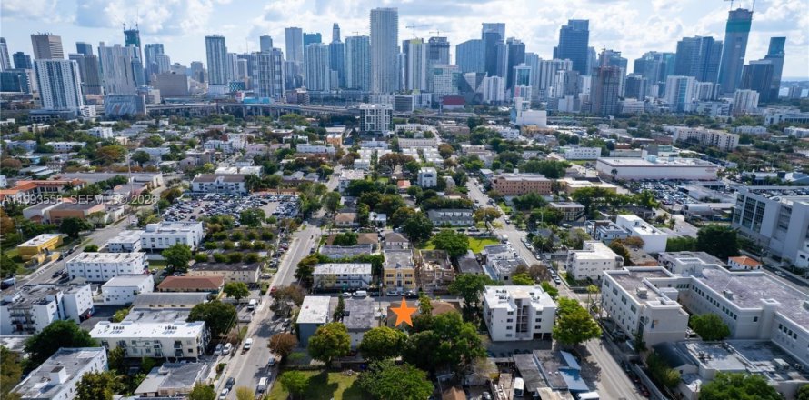 Immobilier commercial à Miami, Floride 315.87 m2 № 2091337