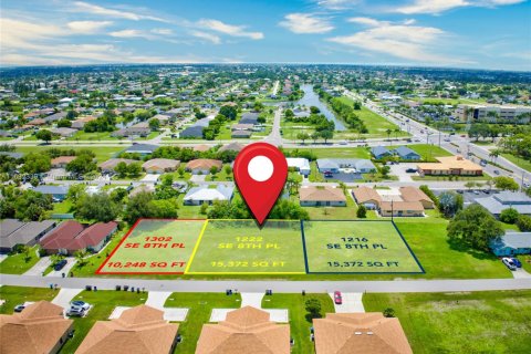 Propiedad comercial en venta en Cape Coral, Florida № 1812115 - foto 1