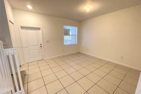 Casa en alquiler en Miami, Florida, 3 dormitorios, 129.41 m2 № 1980721 - foto 11