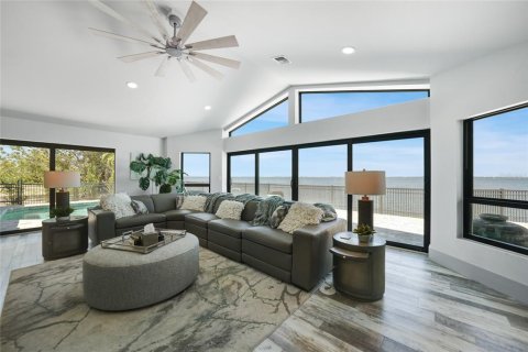 House in Punta Gorda, Florida 4 bedrooms, 309.55 sq.m. № 1636029 - photo 19