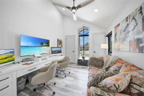 House in Punta Gorda, Florida 4 bedrooms, 309.55 sq.m. № 1636029 - photo 20