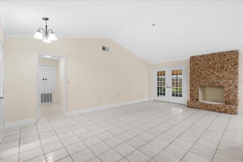 House in Orlando, Florida 4 bedrooms, 140.28 sq.m. № 2231424 - photo 5