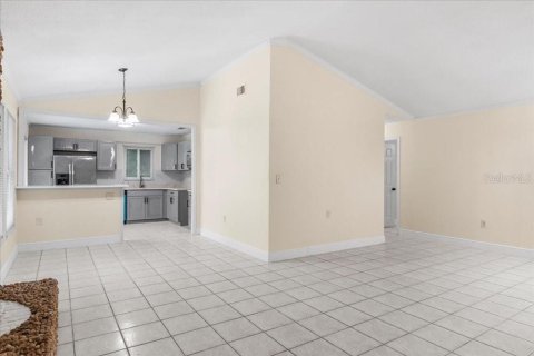 House in Orlando, Florida 4 bedrooms, 140.28 sq.m. № 2231424 - photo 10