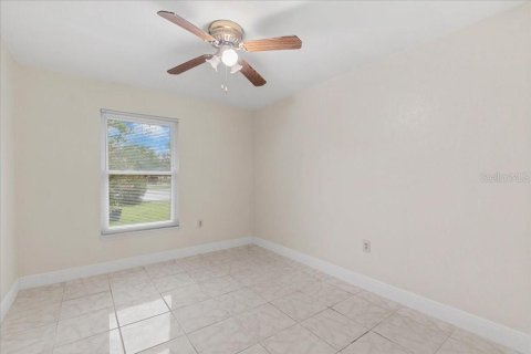 House in Orlando, Florida 4 bedrooms, 140.28 sq.m. № 2231424 - photo 18