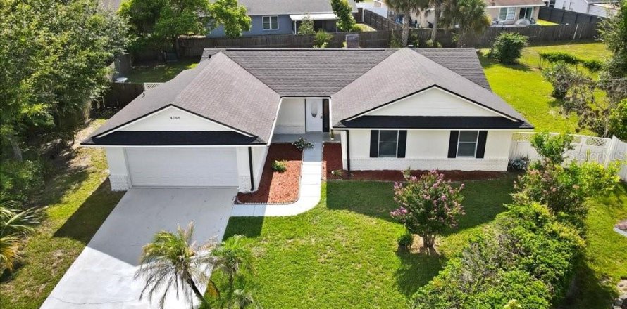 House in Orlando, Florida 4 bedrooms, 140.28 sq.m. № 2231424