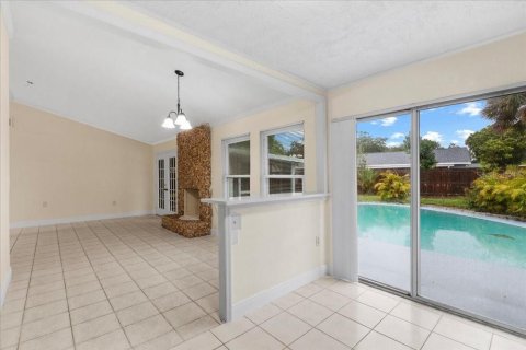 House in Orlando, Florida 4 bedrooms, 140.28 sq.m. № 2231424 - photo 7