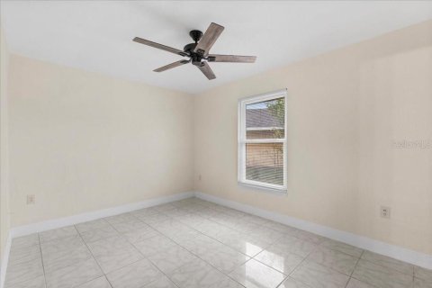 House in Orlando, Florida 4 bedrooms, 140.28 sq.m. № 2231424 - photo 19