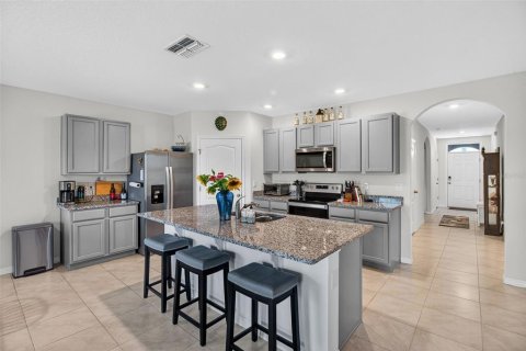 House in Lakeland, Florida 4 bedrooms, 169.83 sq.m. № 2215856 - photo 3