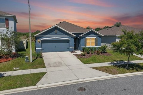 House in Lakeland, Florida 4 bedrooms, 169.83 sq.m. № 2215856