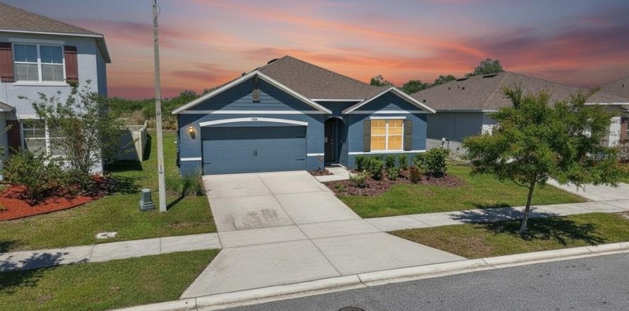 House in Lakeland, Florida 4 bedrooms, 169.83 sq.m. № 2215856