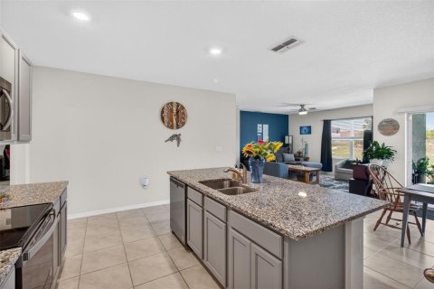 House in Lakeland, Florida 4 bedrooms, 169.83 sq.m. № 2215856 - photo 9
