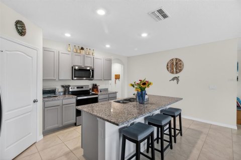 House in Lakeland, Florida 4 bedrooms, 169.83 sq.m. № 2215856 - photo 11
