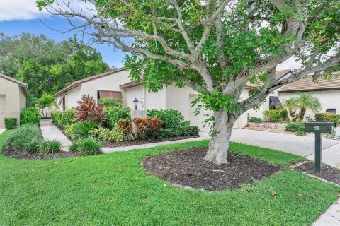 House in Palm Beach Gardens, Florida 3 bedrooms, 137.5 sq.m. № 1932778 - photo 1
