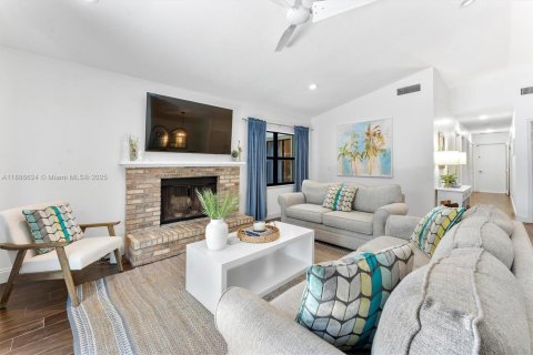 House in Palm Beach Gardens, Florida 3 bedrooms, 137.5 sq.m. № 1932778 - photo 4