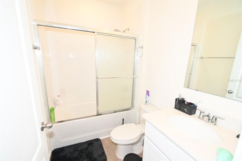 Casa en venta en Ocoee, Florida, 2 dormitorios, 140.28 m2 № 2408587 - foto 4