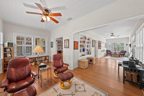 Casa en venta en Tampa, Florida, 4 dormitorios, 251.77 m2 № 2204045 - foto 3