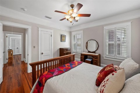 Casa en venta en Tampa, Florida, 4 dormitorios, 251.77 m2 № 2204045 - foto 19